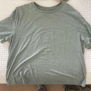 OUTDOOR VOICES CLOUDKNIT SHORTSLEEVE!